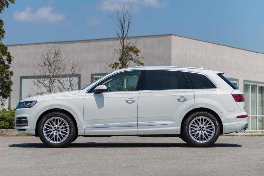  Audi Q7 2.0 TFSI Quattro (4M) 2016 года  (JP) (фото 3 из 8)